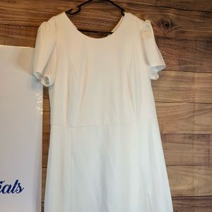Women’s White Puff Sleeve Dress